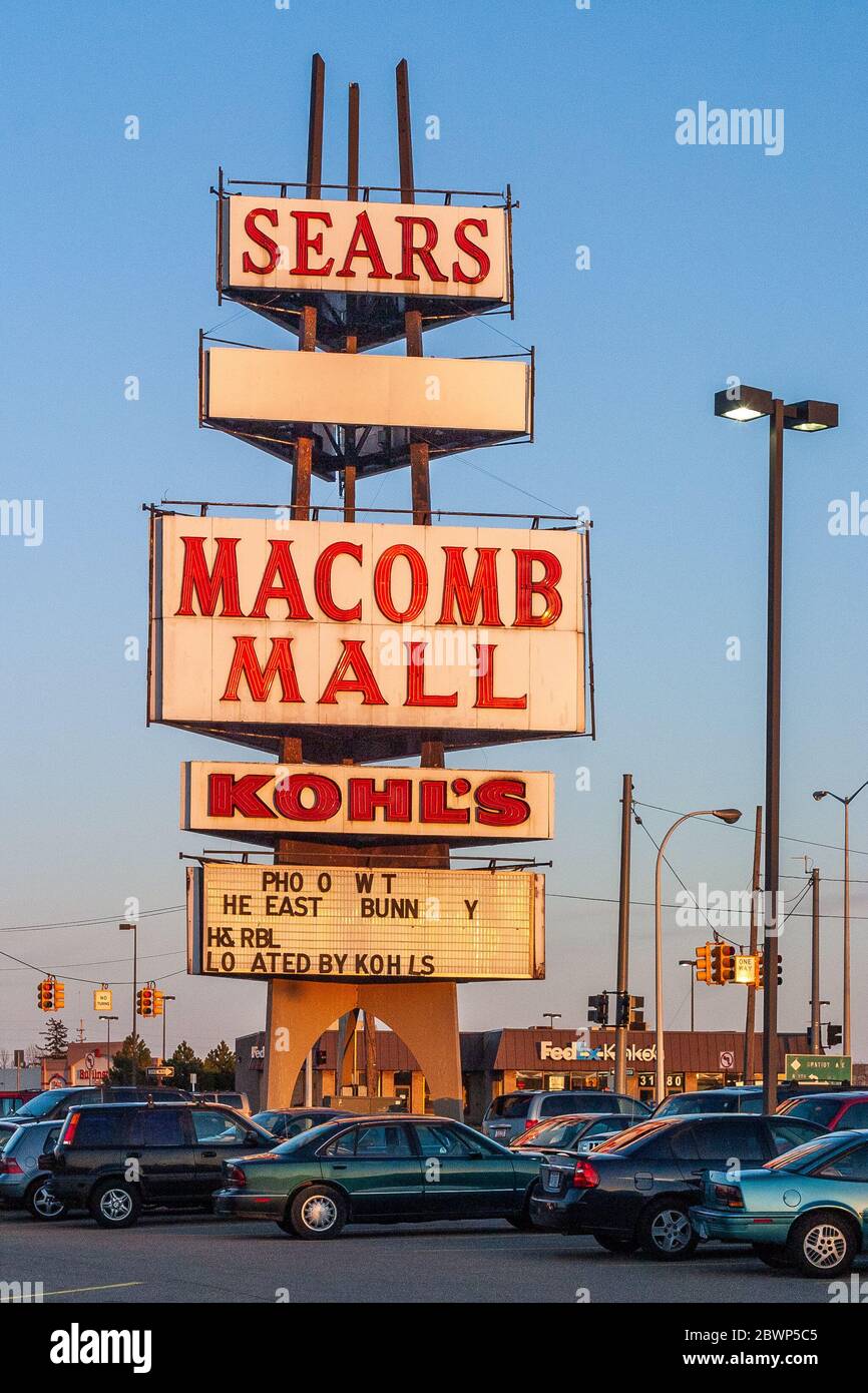 Señal Macomb Mall Foto de stock