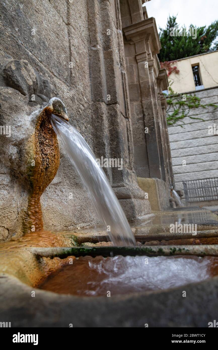 Zona de aguas termales de Fonte Das Burgas en el centro de la ciudad de  Ourense, Galicia, España Fotografía de stock - Alamy