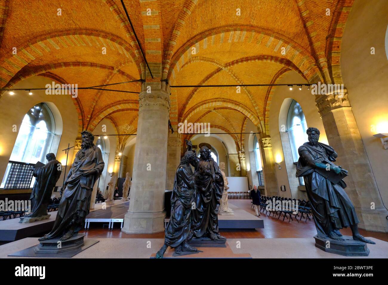 Esculturas originales del exterior de la iglesia de Orsanmichele, ahora en el museo de arriba Florencia, Toscana, Italia, Europa Foto de stock