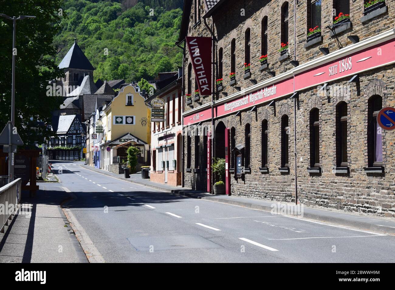 Calles vacías de la ciudad vieja de Altenahr en 2020 Foto de stock
