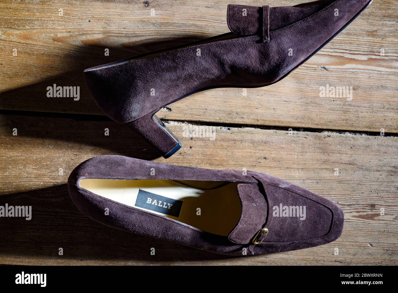 Bally shoes fotografías e imágenes de alta resolución - Alamy