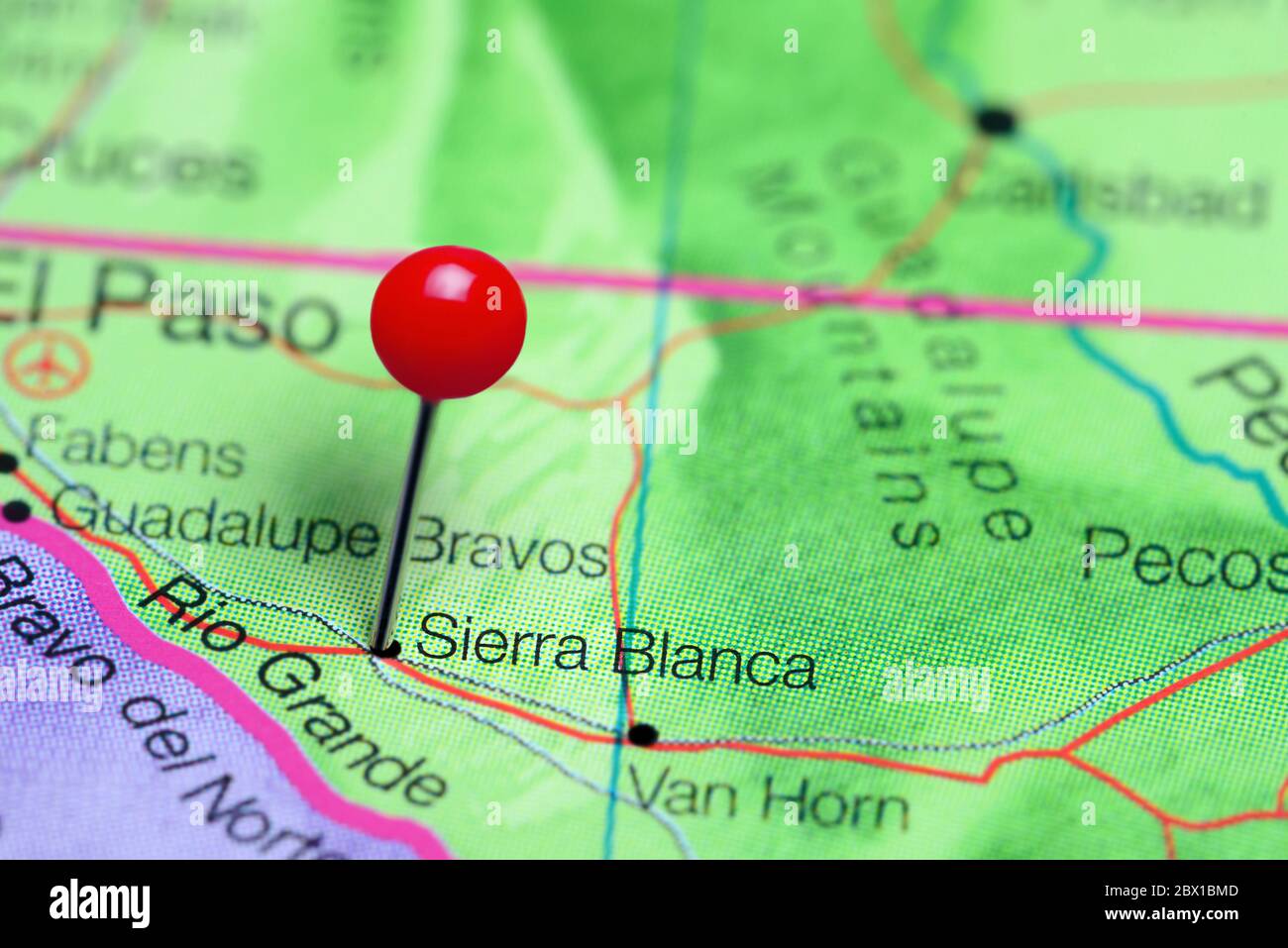 Sierra Blanca cubrió un mapa de Texas, Estados Unidos Foto de stock