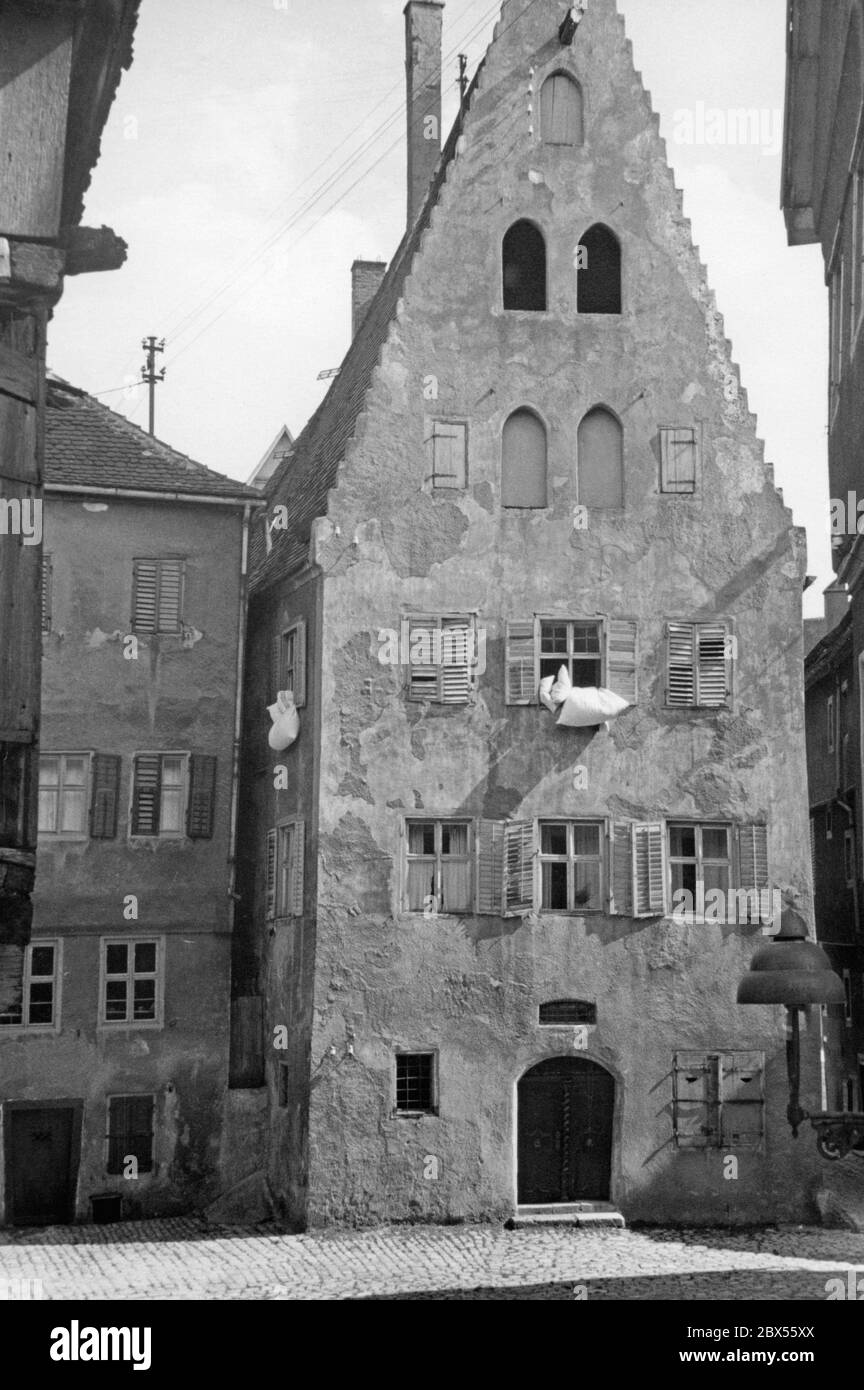 Casa residencial de principios del gótico en Noerdlingen en la Swabia Bávara. Foto de stock
