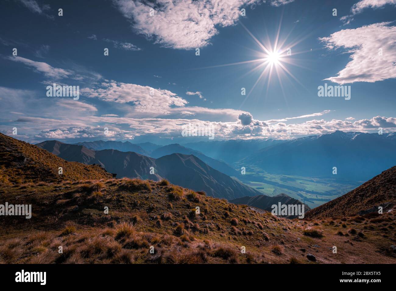 Vista desde Roy's Peak en el Lago Wanaka, Nueva Zelanda Foto de stock