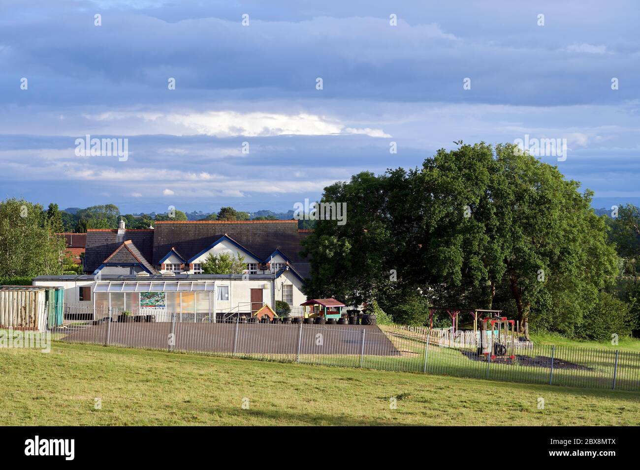 Campos de juego escolares no utilizados durante el cierre del coronavirus, Gales del Sur 2020 Foto de stock