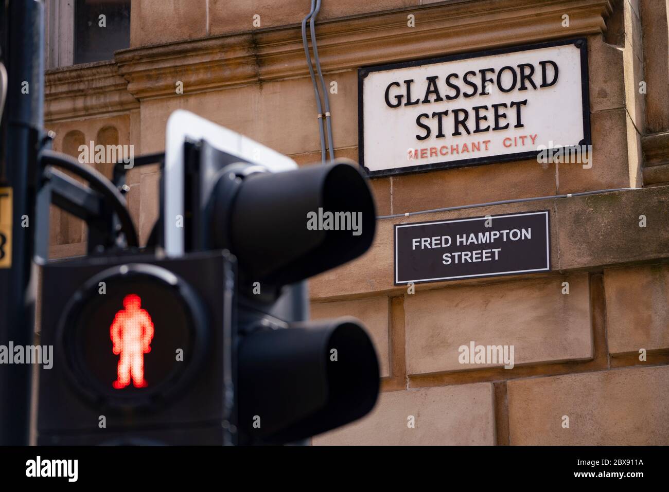 Glasgow, Escocia, Reino Unido. 6 de junio de 2020. Los nombres de las calles del centro de Glasgow, con vínculos históricos con el comercio de esclavos, han sido blanco de ataques y renombrados por nuevos que llevan los nombres de activistas negros o presuntas víctimas del racismo. Iain Masterton/Alamy Live News Foto de stock