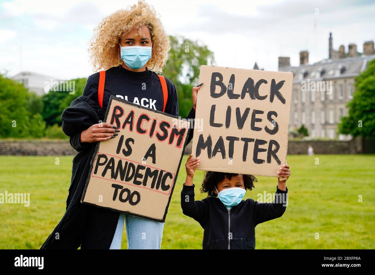 Edimburgo, Escocia, Reino Unido. 7 de junio de 2020. Black Lives es una manifestación de protesta en Holyrood Park en Edimburgo. Iain Masterton/Alamy Live News Foto de stock
