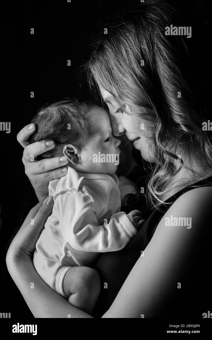 Feliz Dia De La Madre Imagenes De Stock En Blanco Y Negro Alamy