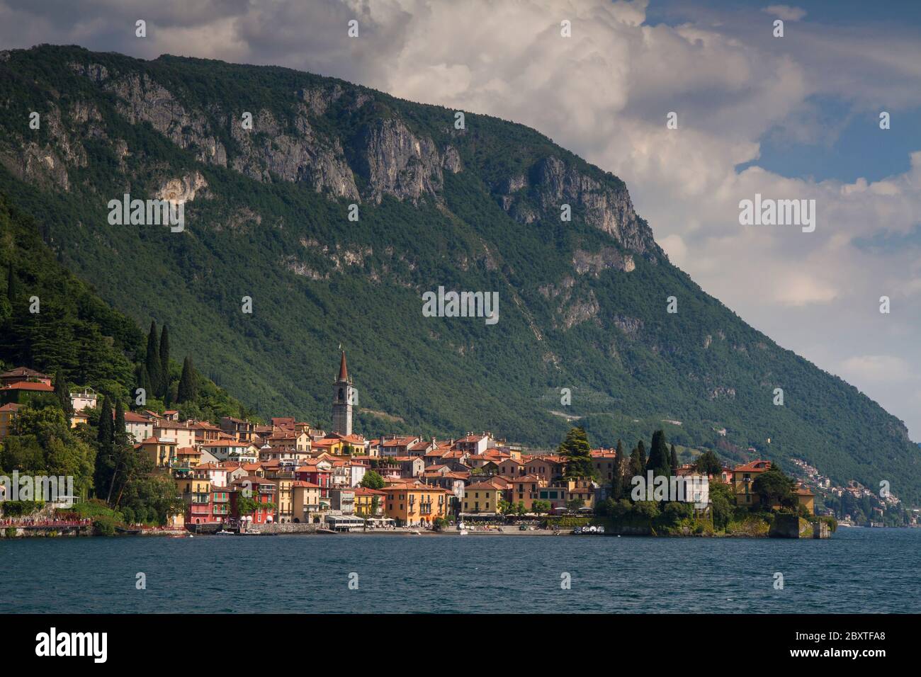 Varenna en Lago Como, en Lombardía, Italia Foto de stock