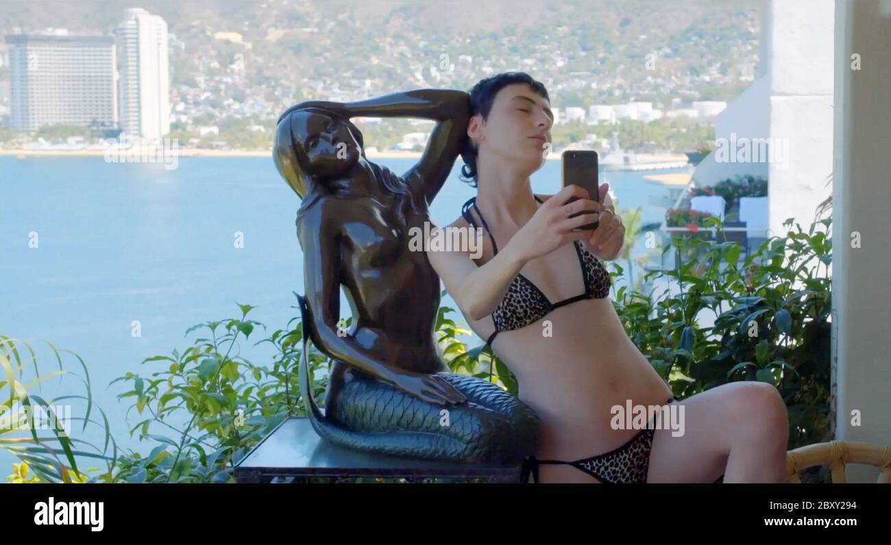 precoz Implementar interrumpir BUSCANDO EVA, Eva Colle, 2019. © Torch Films / cortesía Colección Everett Fotografía de stock - Alamy precoz Implementar interrumpir BUSCANDO EVA, Eva Colle, 2019. © Torch Films / cortesía Colección Everett Fotografía de stock - Alamy