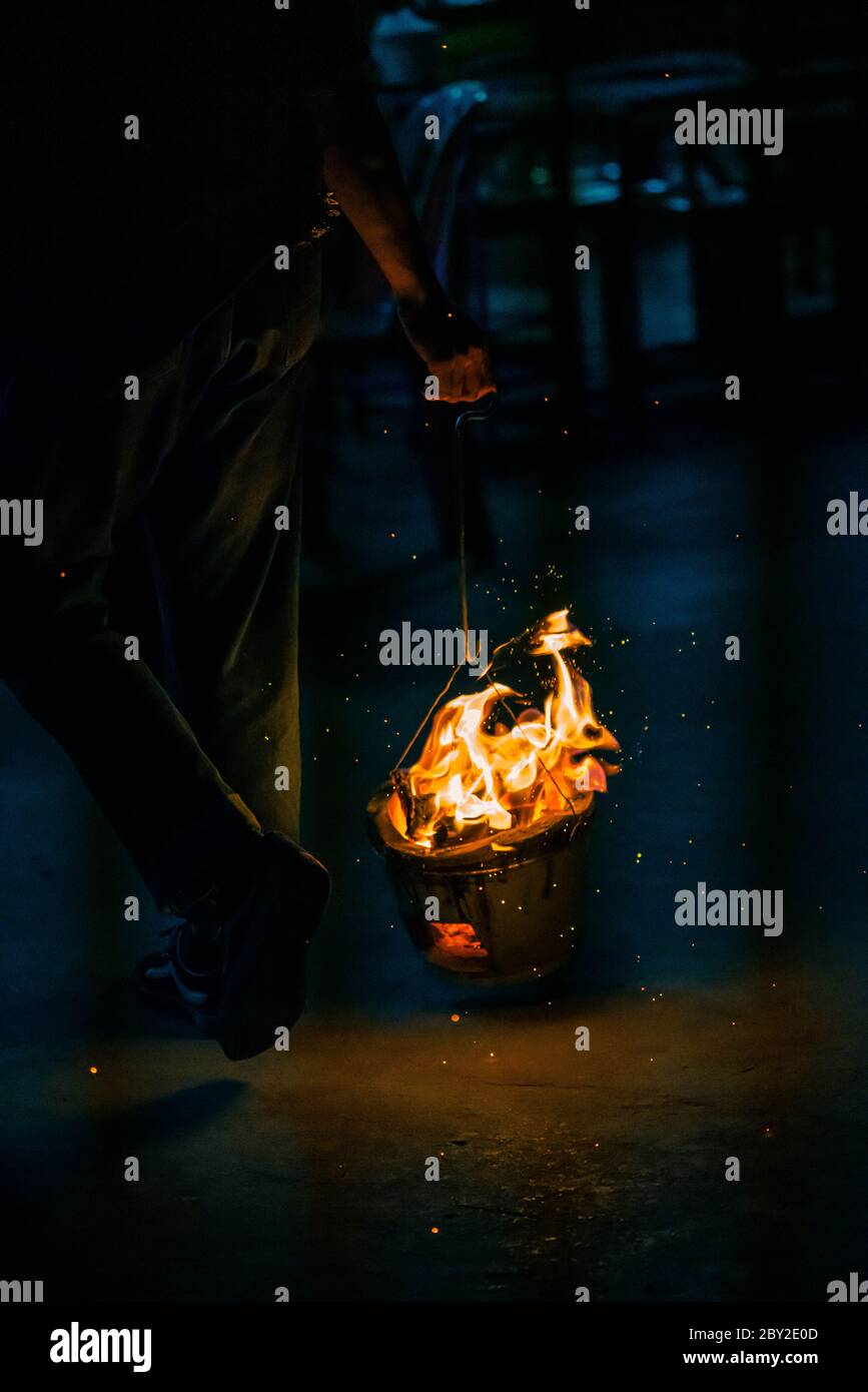 Carbon vegetal horno fotografías e imágenes de alta resolución - Alamy