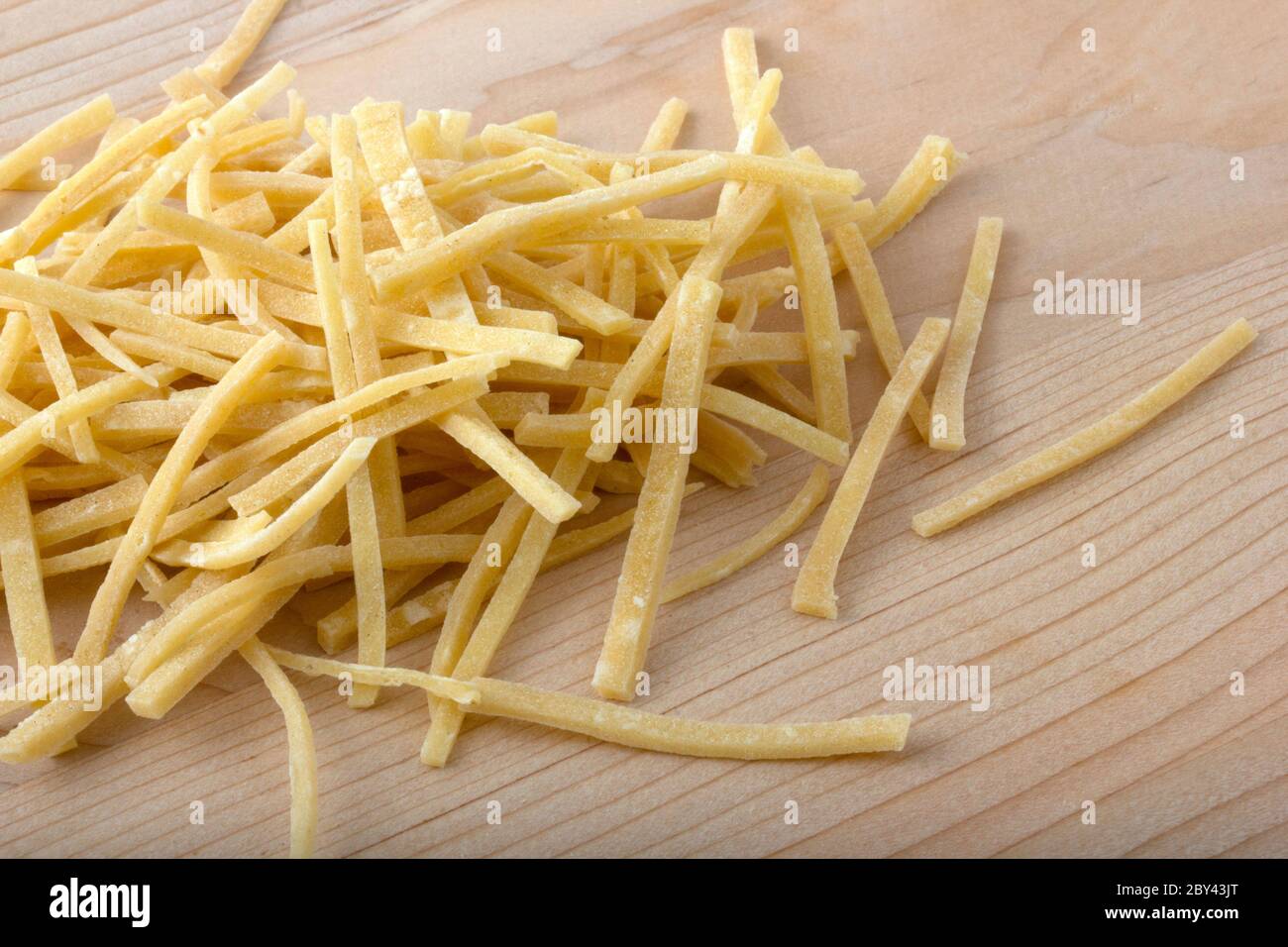 Tradicional. Fideos caseros. Textura de fondo Fotografía de stock - Alamy