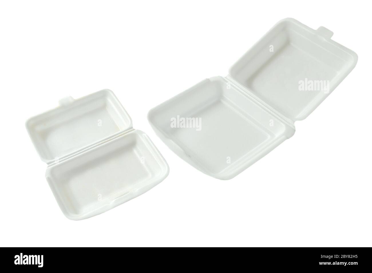caja de espuma pequeña y grande para empacar alimentos sobre fondo blanco  Fotografía de stock - Alamy