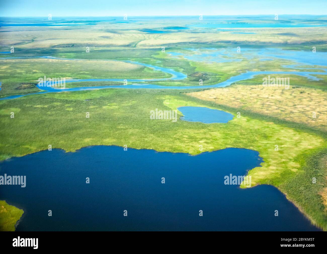 Vista aérea sobre paisajes de Yakutia del Norte Foto de stock