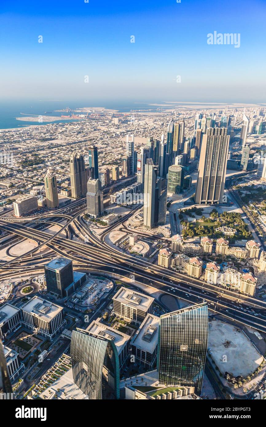 Centro de Dubai. Arquitectura del este, Emiratos Árabes Unidos. Vista aérea Foto de stock
