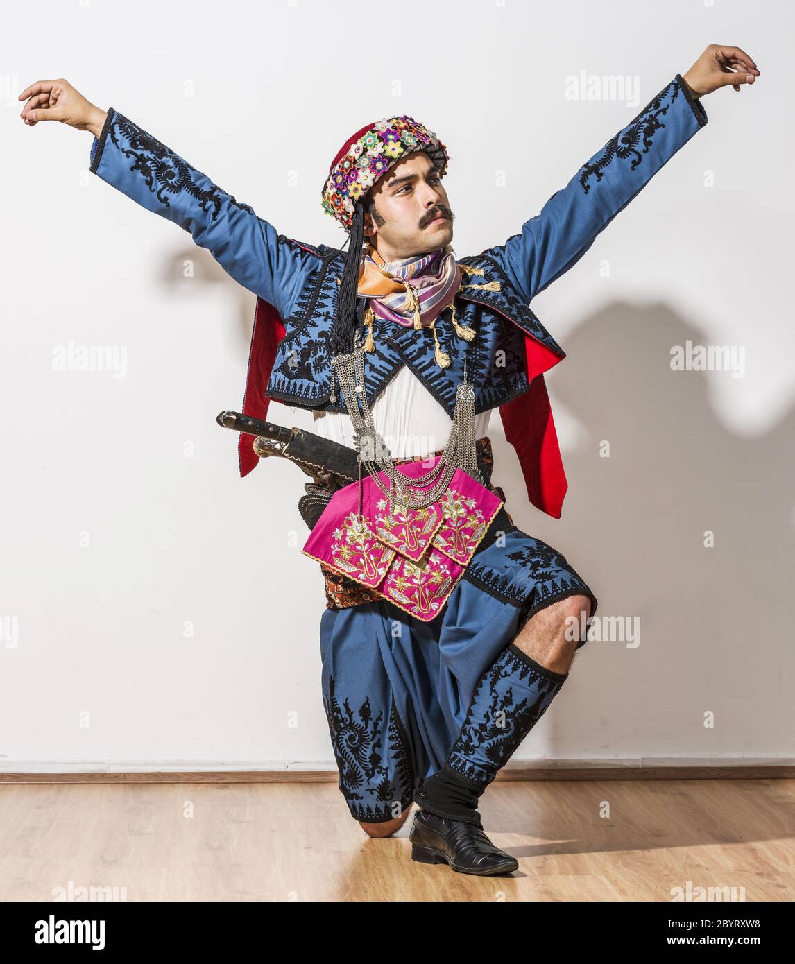 Danza turca fotografías e imágenes de alta resolución - Alamy