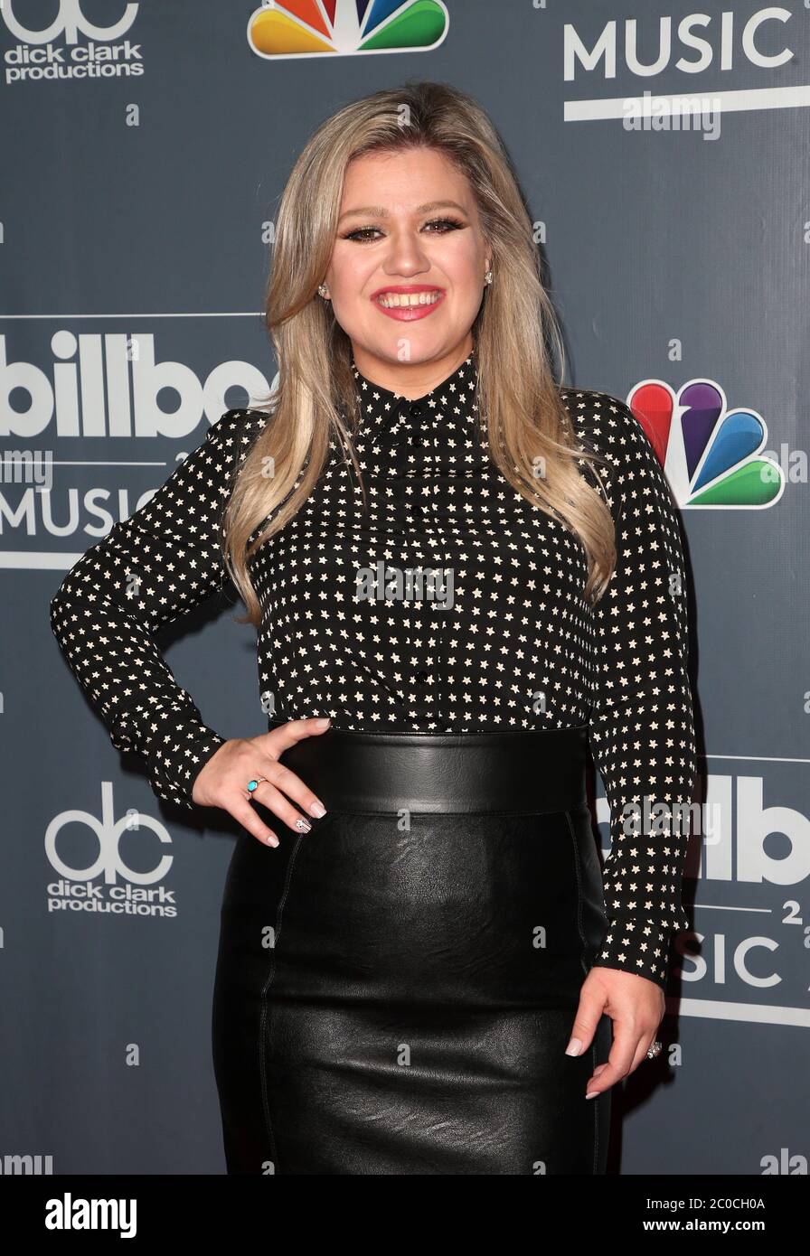 11 De Junio De Kelly Clarkson Presenta Un Divorcio Del Marido Brandon Blackstock El Entrenador De Voz Y Blackstock Un Director De Musica Se Han Casado Desde Octubre De 13