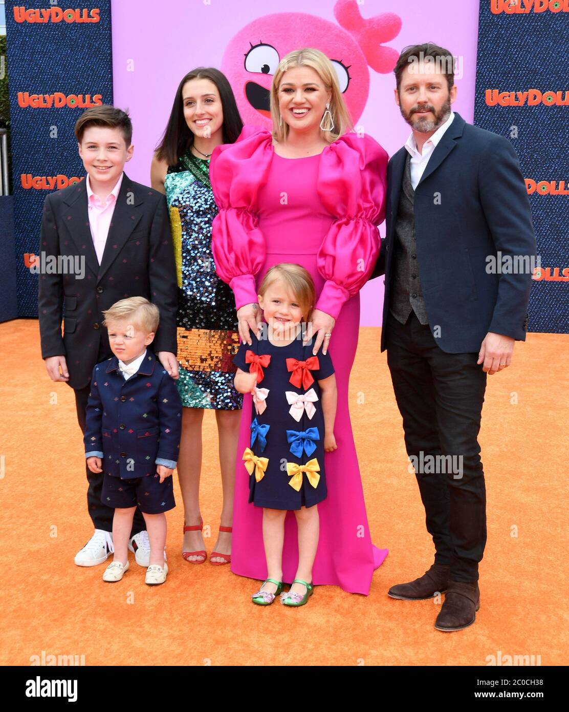 11 De Junio De Kelly Clarkson Presenta Un Divorcio Del Marido Brandon Blackstock El Entrenador De Voz Y Blackstock Un Director De Musica Se Han Casado Desde Octubre De 13