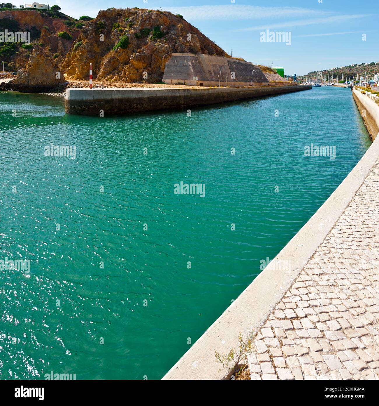 Muelle del club de yates fotografías e imágenes de alta resolución