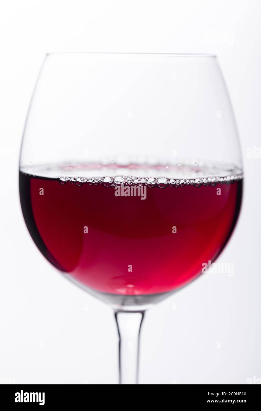 White wine glass above isolated fotografías e imágenes de alta resolución -  Alamy