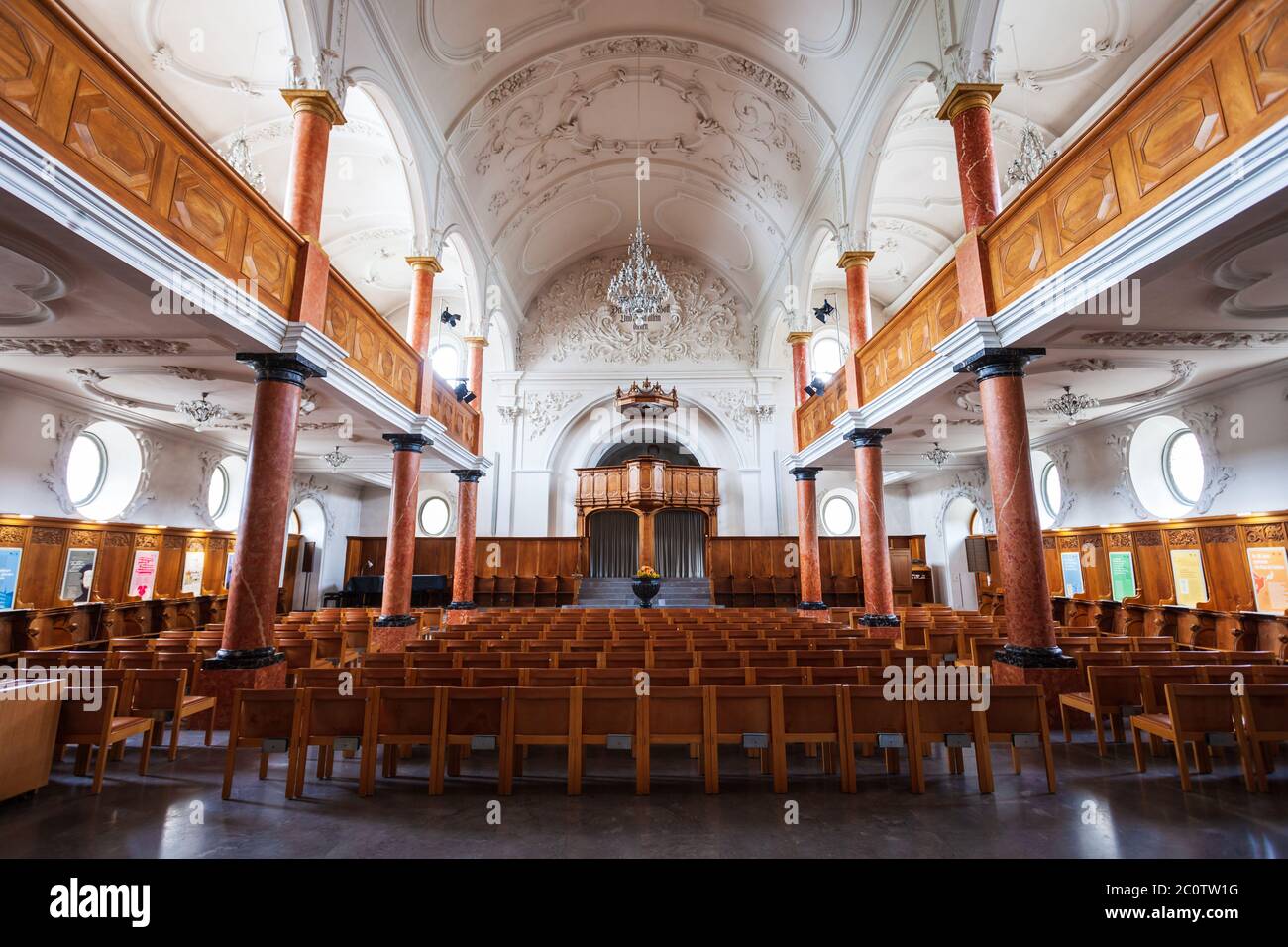 Switzerland zurich interior grossmunster cathedral fotografías e imágenes de alta resolución - Alamy Switzerland zurich interior grossmunster cathedral fotografías e imágenes de alta resolución - Alamy