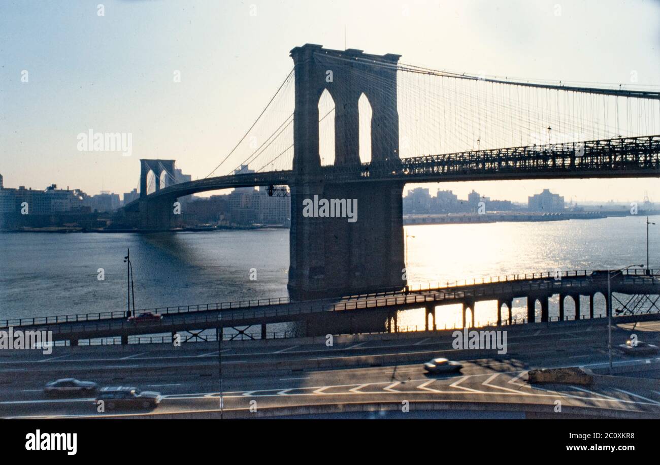 Puente de Brooklyn 1980 Foto de stock