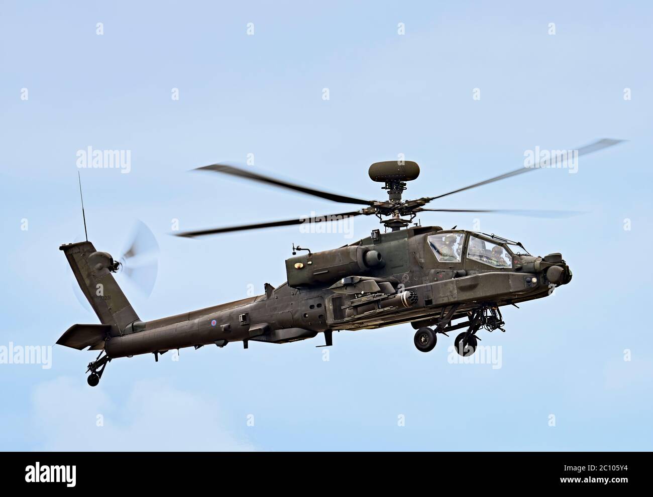 AgustaWestland Ejército británico Apache AH1 helicóptero de ataque en vuelo Foto de stock