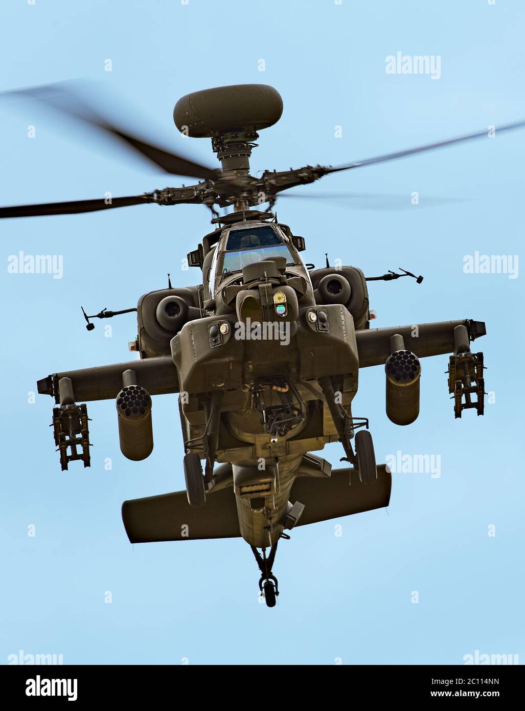 AgustaWestland Ejército británico Apache AH1 helicóptero de ataque en vuelo Foto de stock