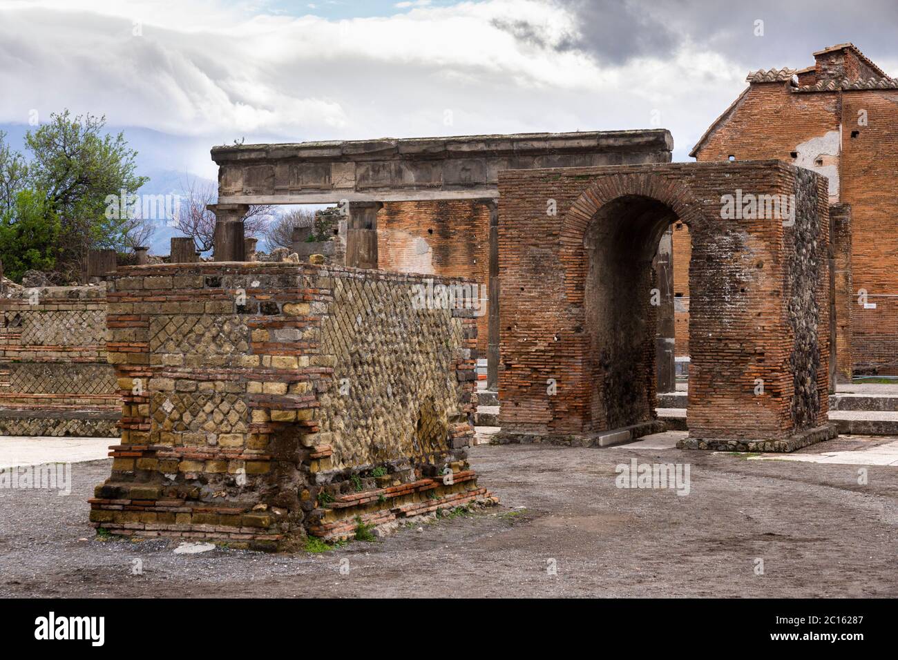 Oficinas municipales en el Foro Romano (Foro Civile di Pompei) en la histórica ciudad de Pompeya, Patrimonio de la Humanidad de la UNESCO, Italia Foto de stock