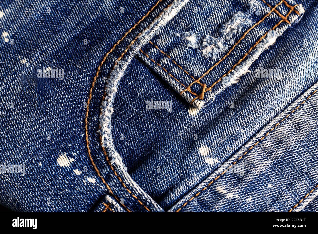 Jeans viejos fotografías e imágenes de resolución - Alamy