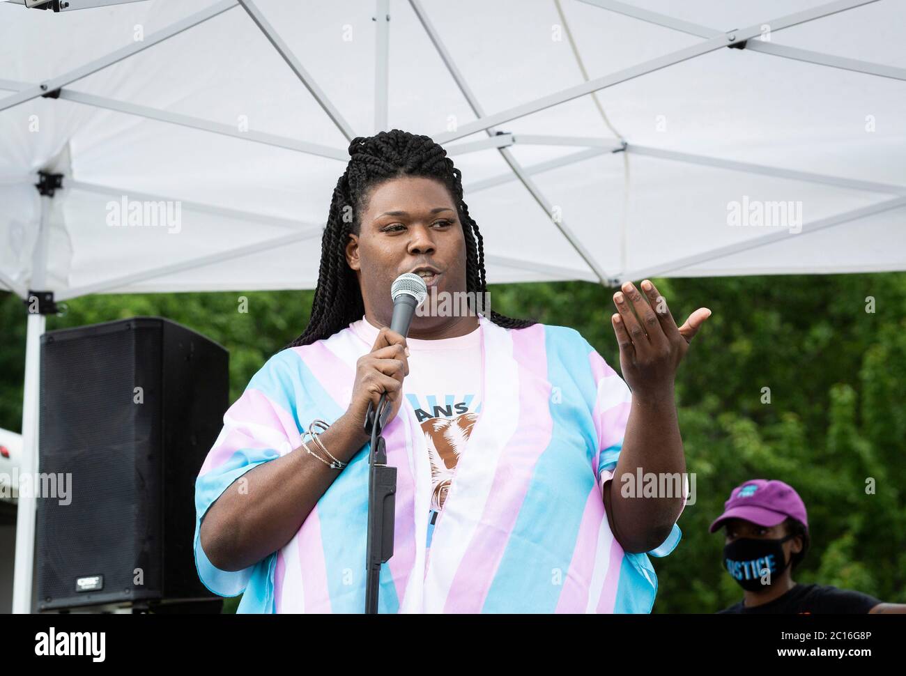 13 de junio de 2020. Roxbury, MA. Athena Vaughn, activista transgénero. Miles se reunieron en Franklin Park para una vigilia para crear conciencia de la trasga negra Foto de stock
