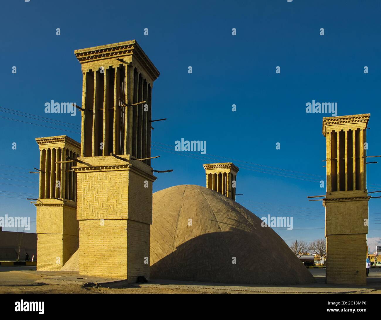 Torre de viento de enfriamiento, Yazd, Irán Foto de stock