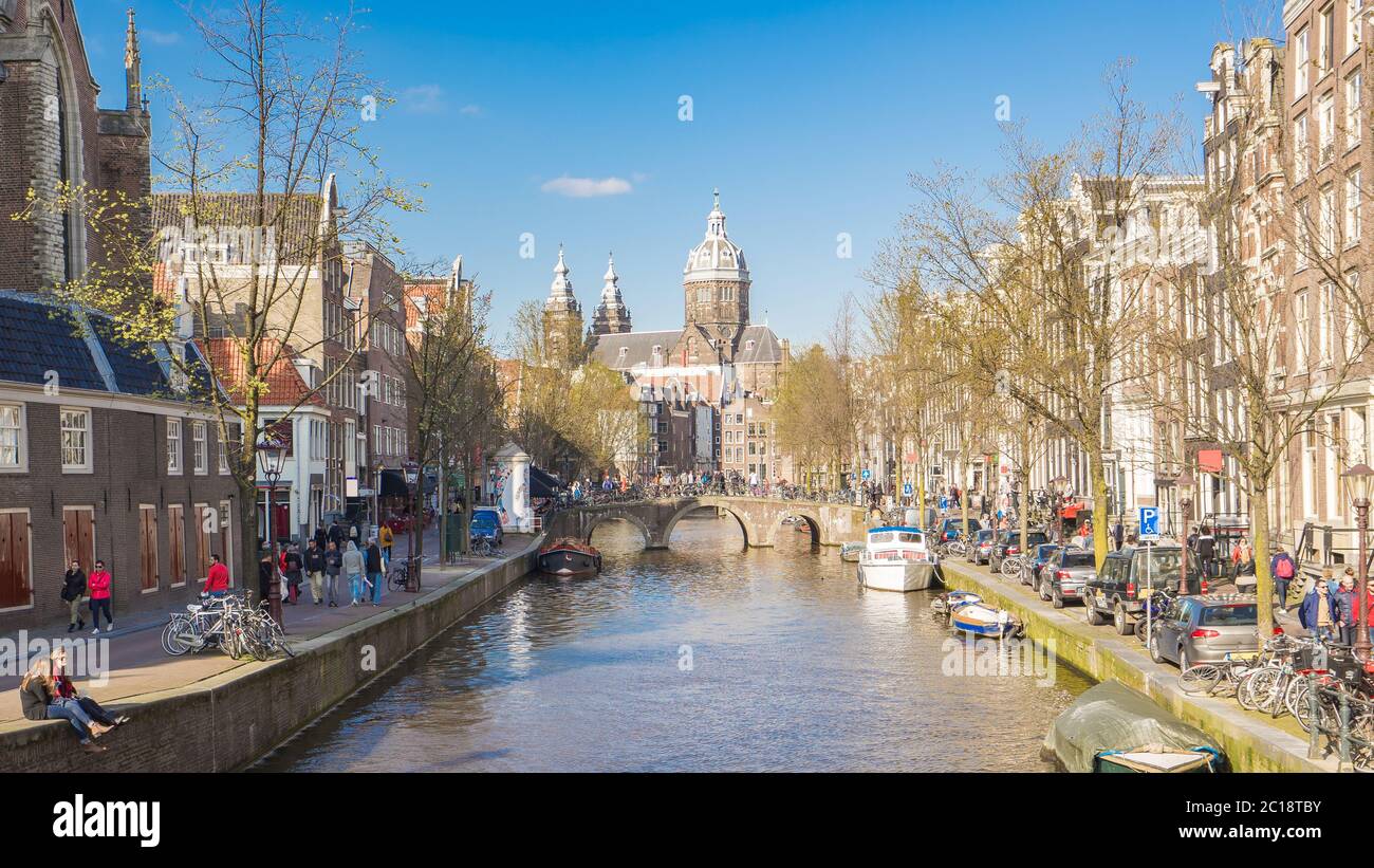 La Basílica de San Nicolás en la ciudad de Amsterdam, países Bajos Foto de stock