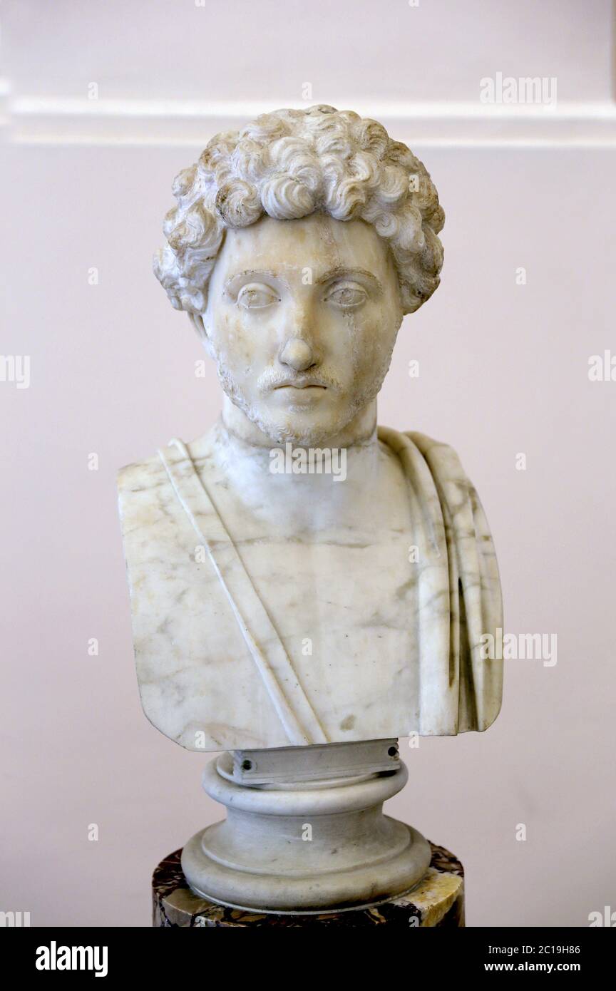 Marcus Aurelius (121-180 DC.) Busto como una juventud, mármol, siglo 2 DC. Emperador Romano (161-180 DC). Museo Arqueológico de Nápoles. Foto de stock
