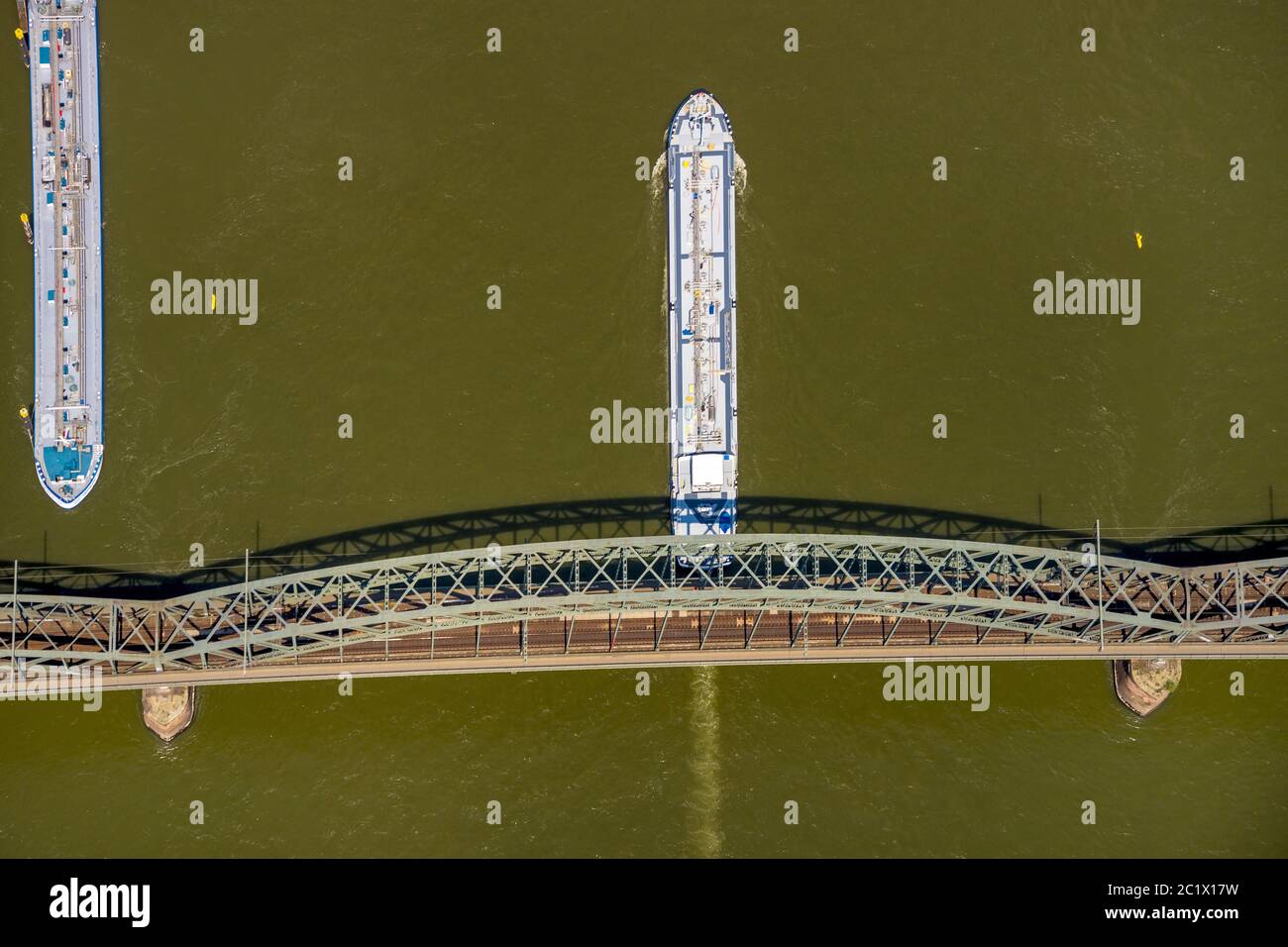 puente Suedbruecke, puente sur sobre el río Rin, 05.06.2019, vista aérea, Alemania, Renania del Norte-Westfalia, Renania, Colonia Foto de stock