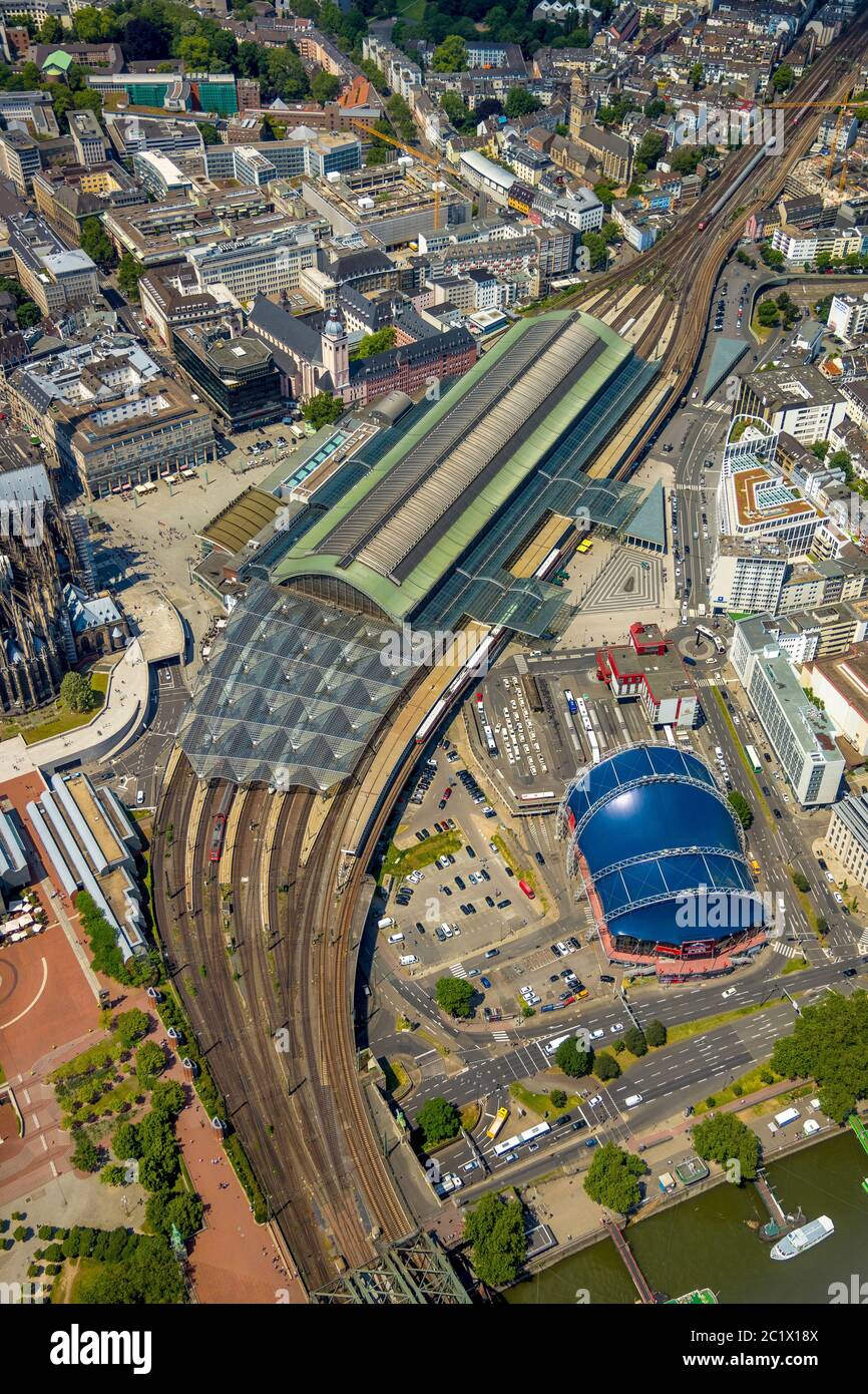 Estación central de Colonia una cúpula musical, 05.06.2020, vista aérea, Alemania, Renania del Norte-Westfalia, Renania, Colonia Foto de stock