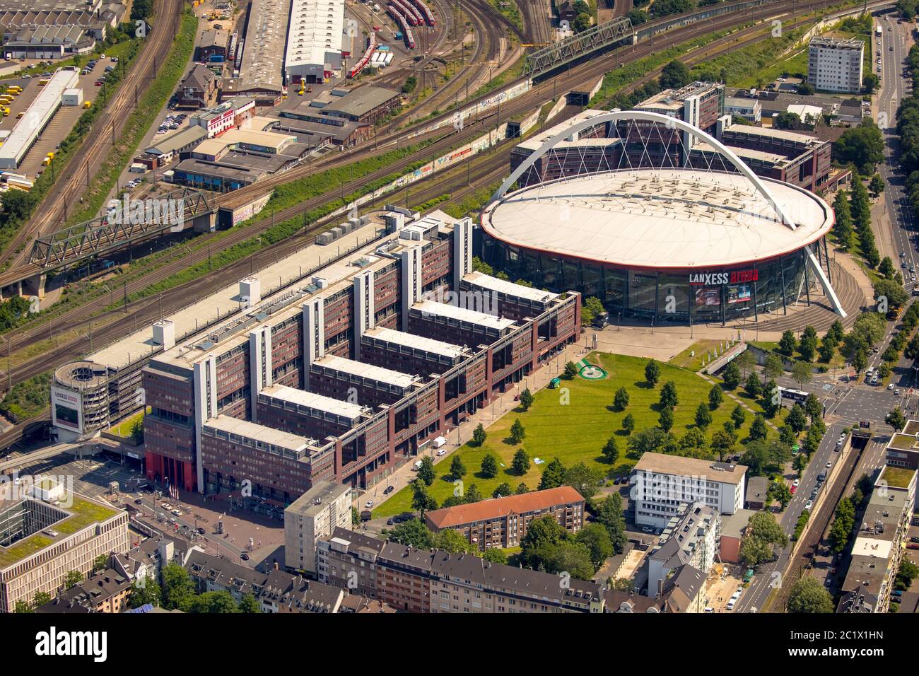 Lanxess Arena en Deutz, 05.06.2019, vista aérea, Alemania, Renania del Norte-Westfalia, Renania, Colonia Foto de stock