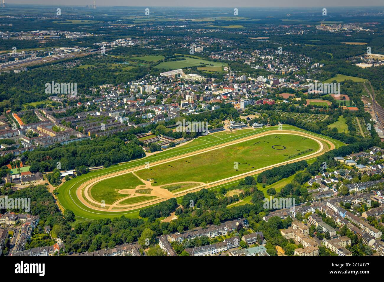 hipódromo de Colonia, Galopprennbahn Koeln-Weidenpesch, 05.06.2020, vista aérea, Alemania, Renania del Norte-Westfalia, Renania, Colonia Foto de stock