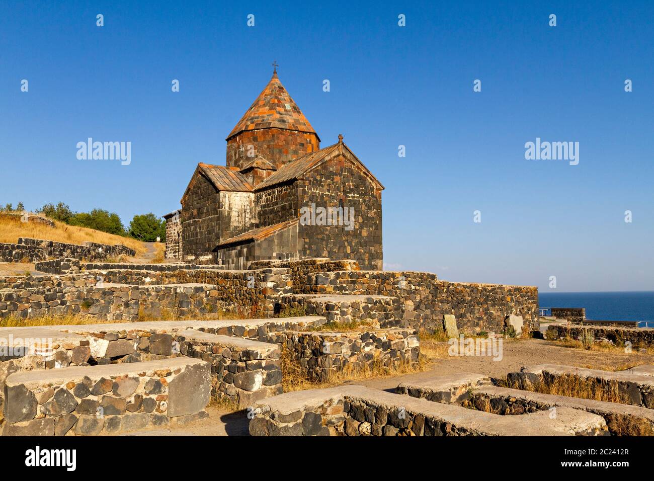 Monasterio de Sevanavank en el lago Sevan en Armenia Foto de stock