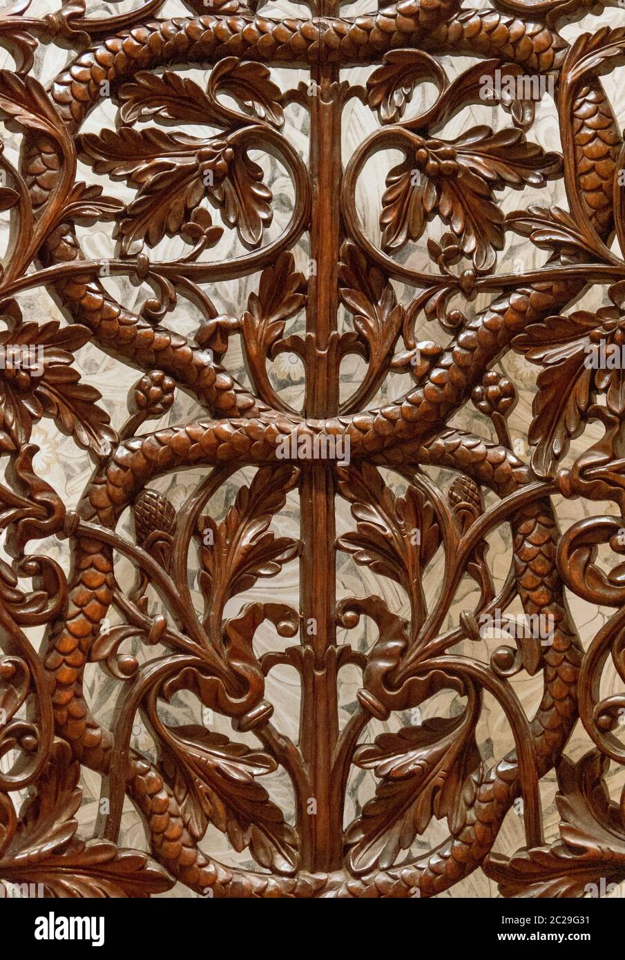 Detalles de un arte de talla de madera fina. Arte y artesanía islámica Foto de stock