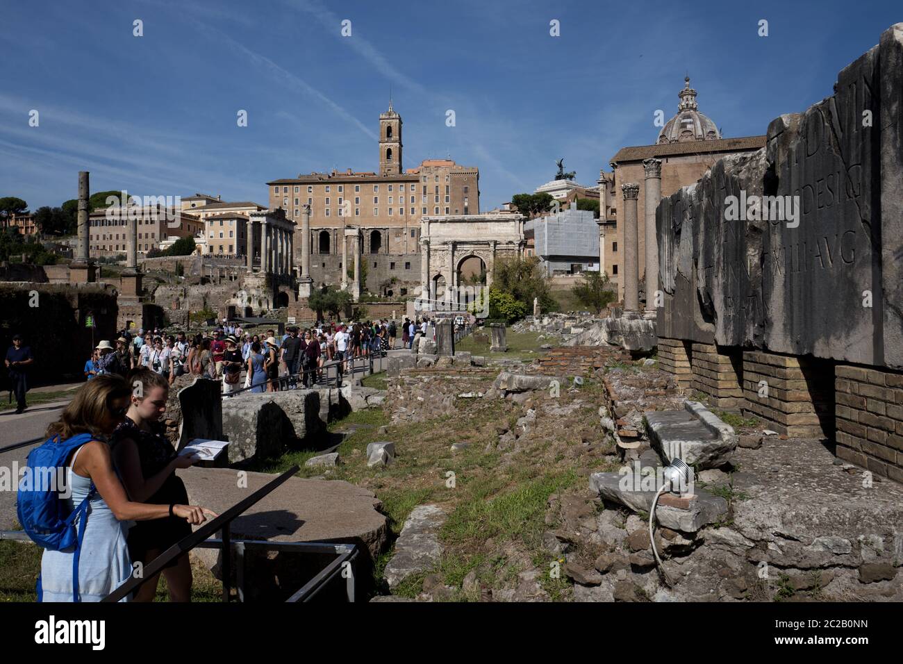Foro romano sitio arqueológico, en Roma, Italia Foto de stock