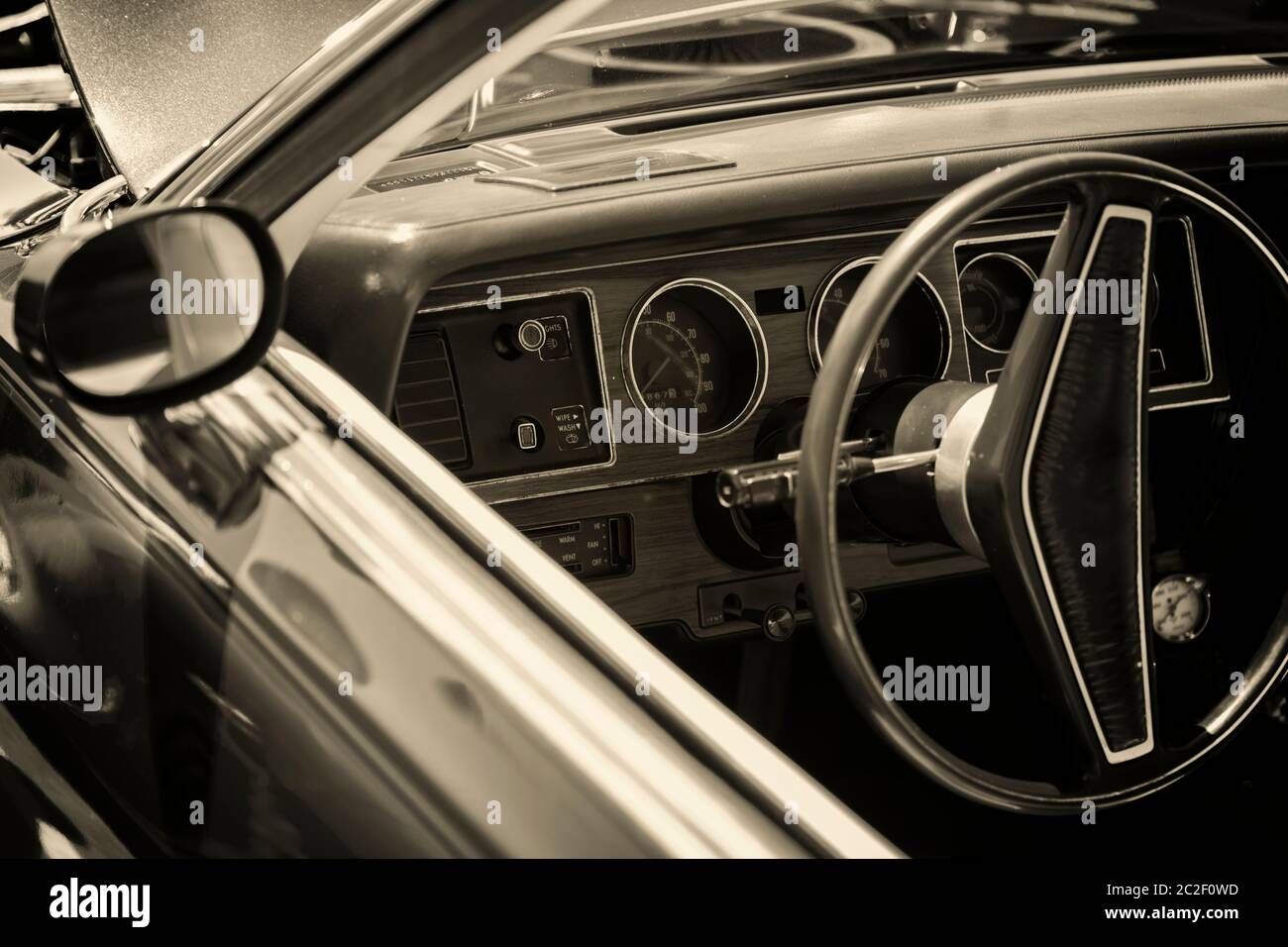 Interior de un clásico coche americano Foto de stock