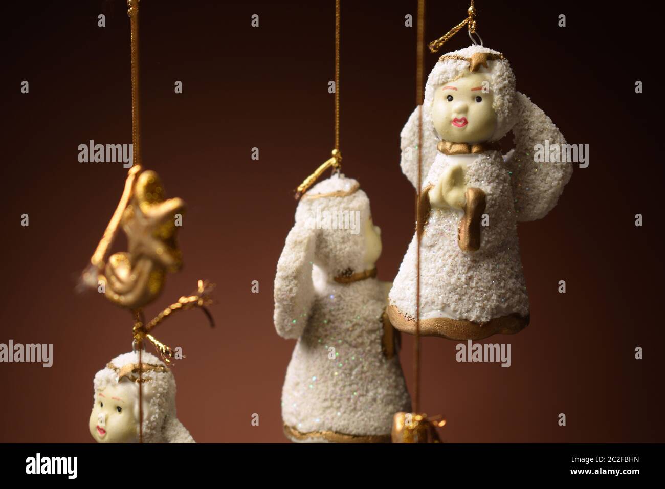 Decoraciones de navidad de cerámica fotografías e imágenes de alta  resolución - Alamy