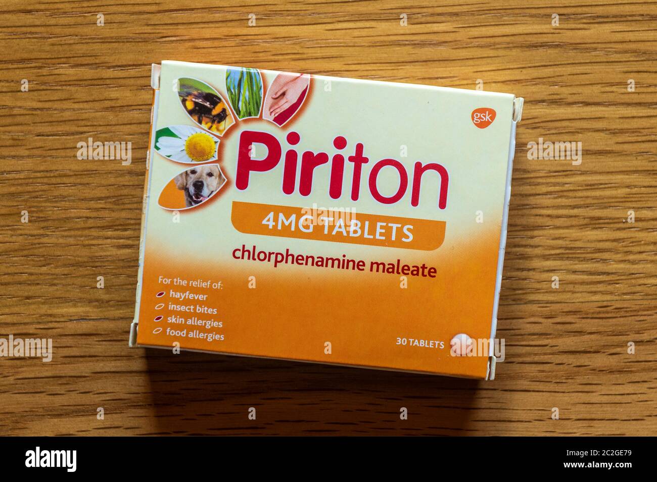 Caja de 30 comprimidos de Piriton 4mg para fiebre del heno/alergia. SE TRATA DE UNA IMAGEN, NO DEL PRODUCTO. Foto de stock