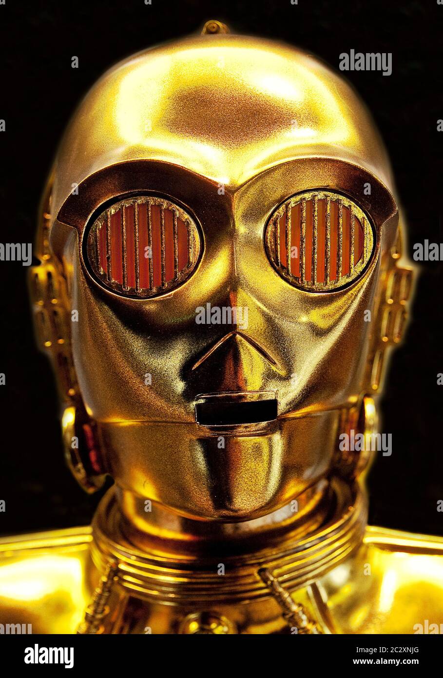 C-3PO, el droide de protocolo, réplica del robot humanoide figura de la película Star Wars, Alemania Foto de stock