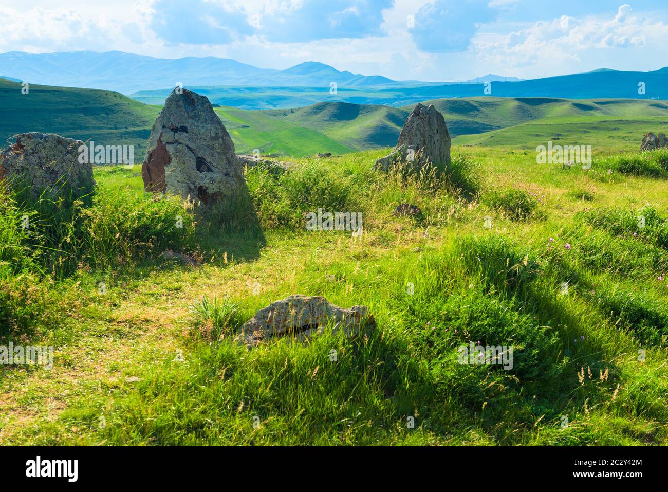 stonehenge armenio, piedras Zorats Kaer en Karaunja inusual atracción natural Foto de stock