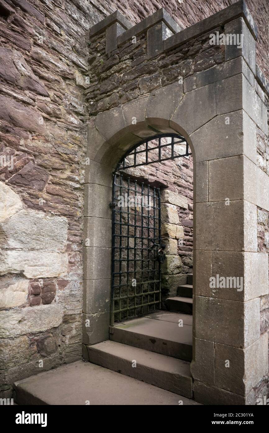 Detalle exterior del castillo de Doune, Stirling, Escocia, Reino Unido Foto de stock