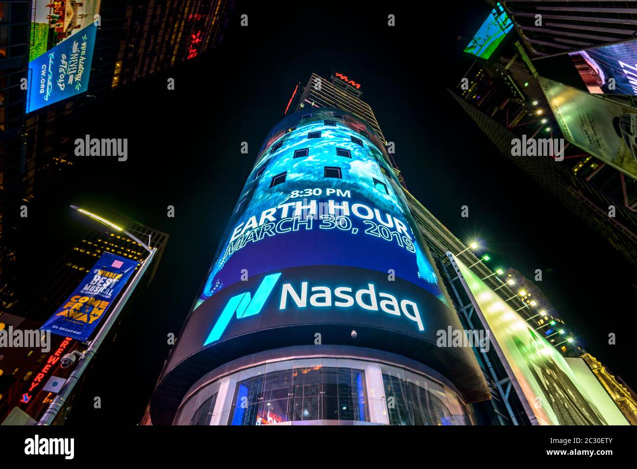 Nasdaq MarketSite, mercado de valores Nasdaq, Bolsa de valores, Times  Square por la noche, Midtown Manhattan, Nueva York, Estado de Nueva York,  EE.UU Fotografía de stock - Alamy