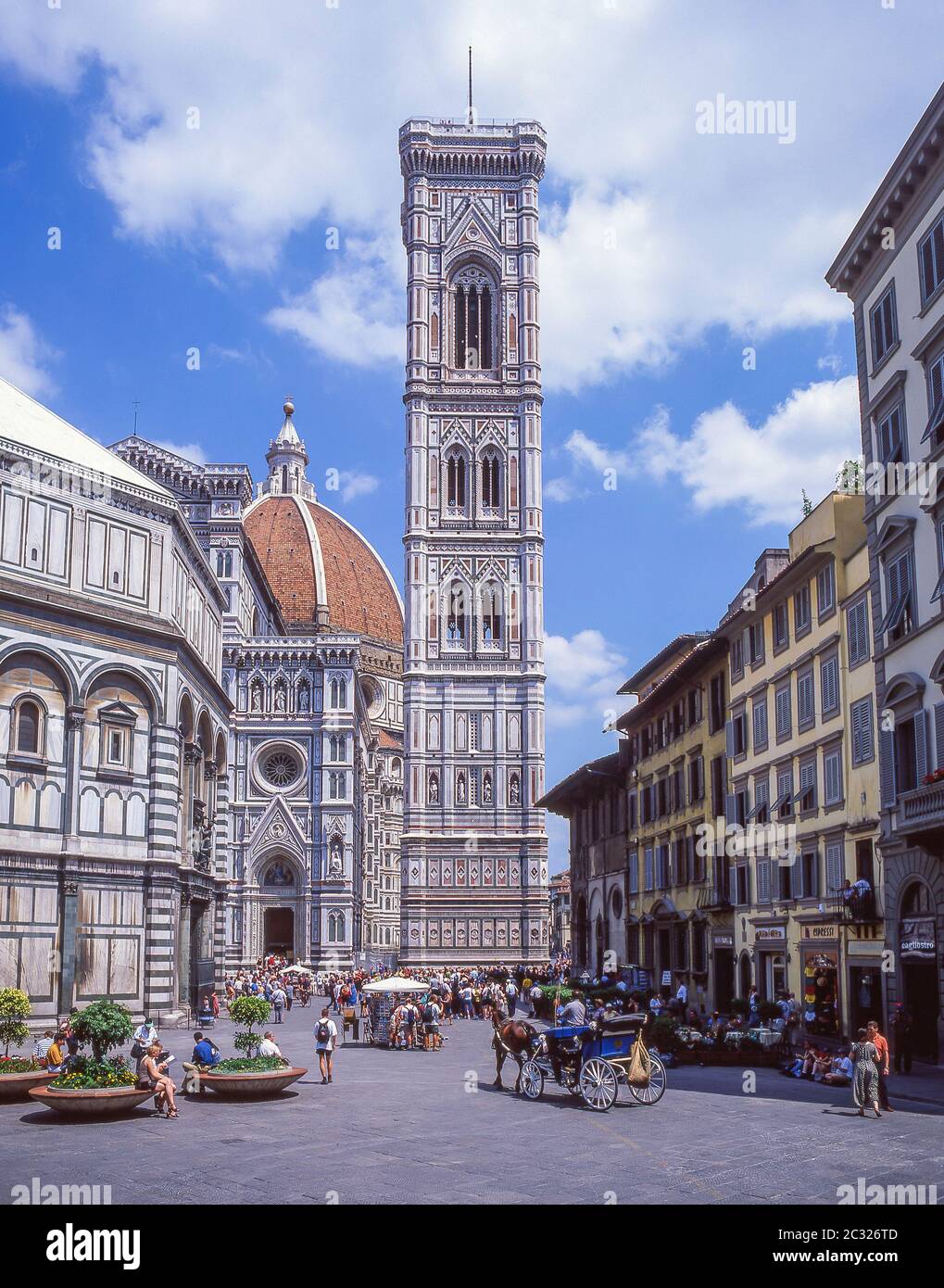 Torre de la Campana de Giotto (Campanile), Catedral de Santa María del Fiore (Duomo), Piazza del Duomo, Florencia (Florencia), región de la Toscana, Italia Foto de stock