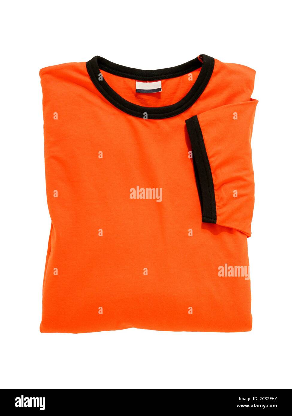 Niño con camiseta naranja Imágenes recortadas de stock - Alamy